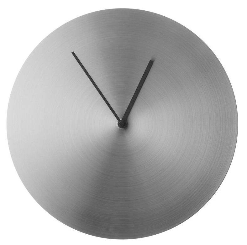 Veggklokke i stål eller jern