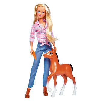 Steffi elsker en liten hestedukke