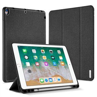 DUXDUCIS Domo Series Cloth Texture Tri-fold Stand PU Leather Smart Cover med penneholder for iPad Air 10.5 (2019) / Pro 10.5-tommers (2017)