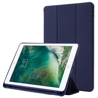 For iPad 10.2 (2021) / (2020) / (2019) Skin-touch Feeling PU Leather + TPU Tri-fold Stand deksel Anti-dråpe nettbrettetui med pennespor