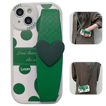 For iPhone 14 Plus Love Heart Armbånd Fallbeskyttelse Grønne prikker mønster PU-skinnbelagt TPU-telefondeksel Bakdeksel med skulderstropp